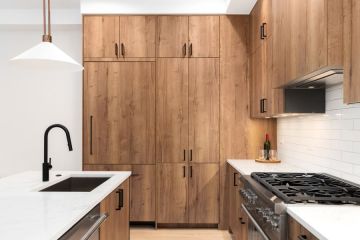 Cabinet staining in Ellendale
